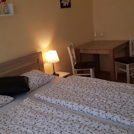 Apartman Lotos Mikulov Exterior foto